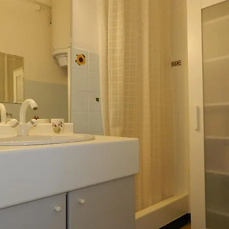 Apartment Avec Terrasse Et Parking Au Lavandou, Acces Direct - Fr-1-251-804 *