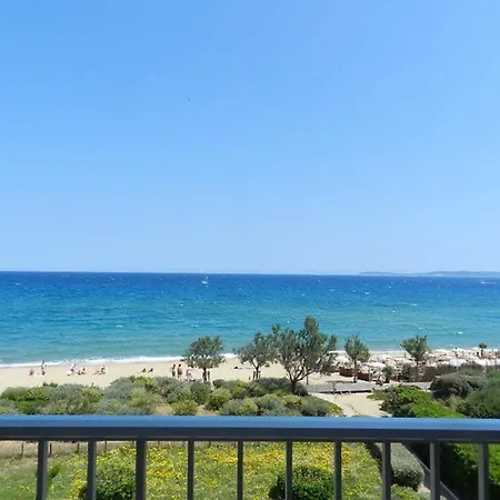 Apartment Avec Terrasse Et Parking Au Lavandou, Acces Direct - Fr-1-251-804